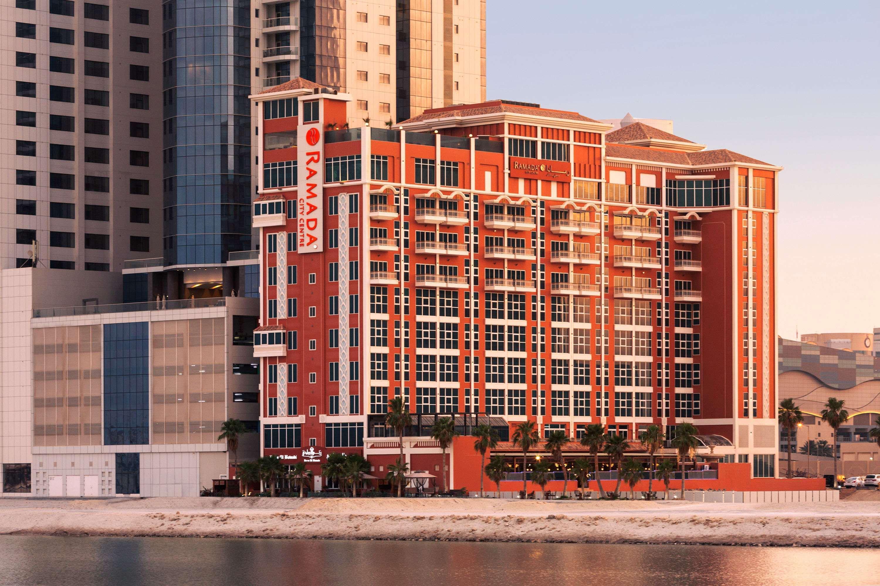 Ramada By Wyndham Manama City Centre Exteriér fotografie