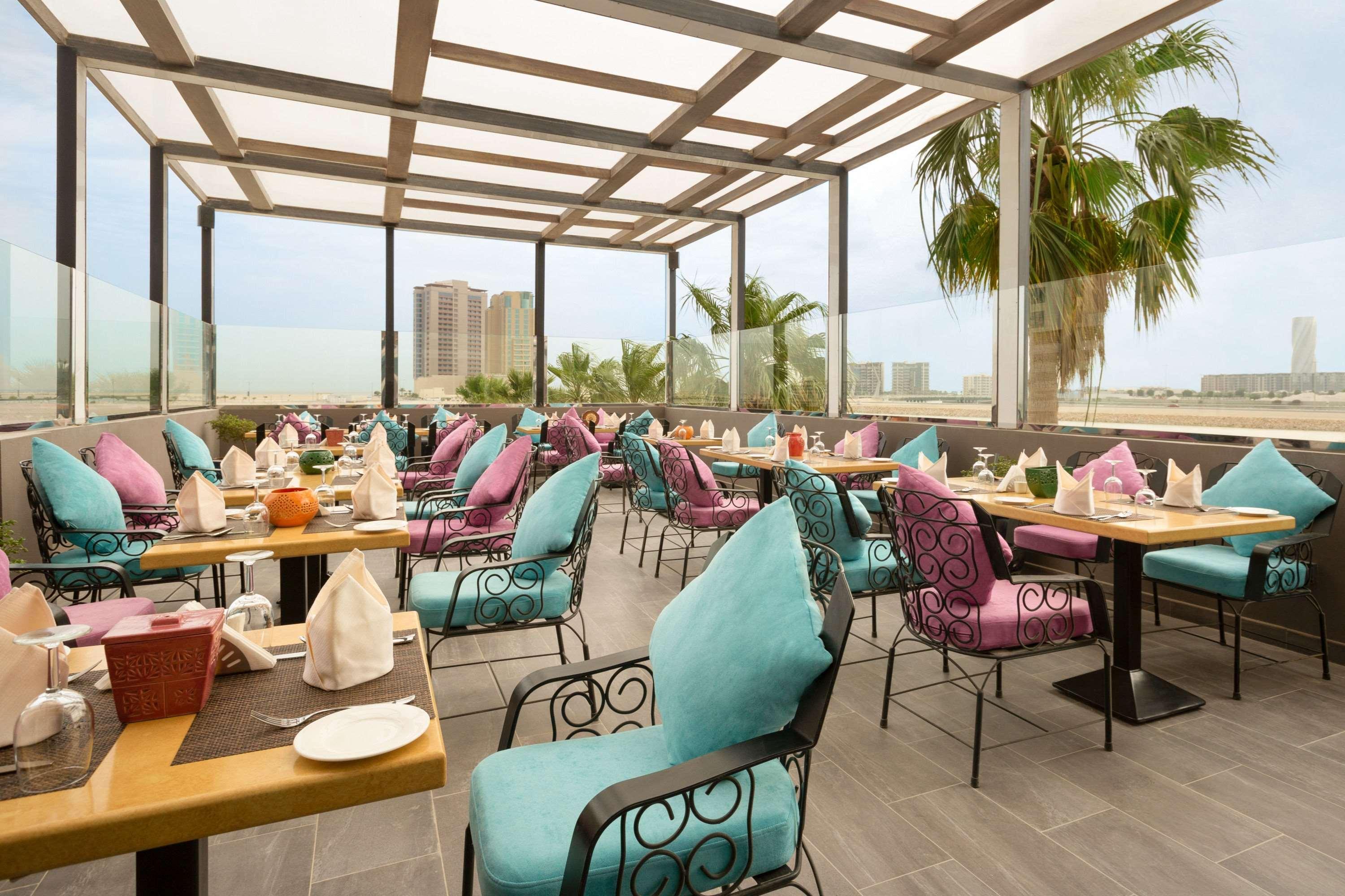Ramada By Wyndham Manama City Centre Exteriér fotografie